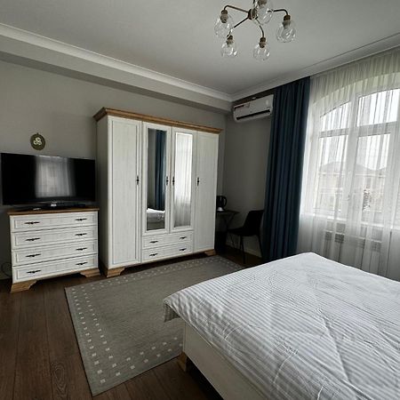 Aikol Guesthouse Bishkek Esterno foto
